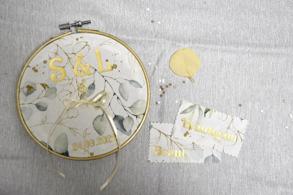 Ringkissen und Namensschilder